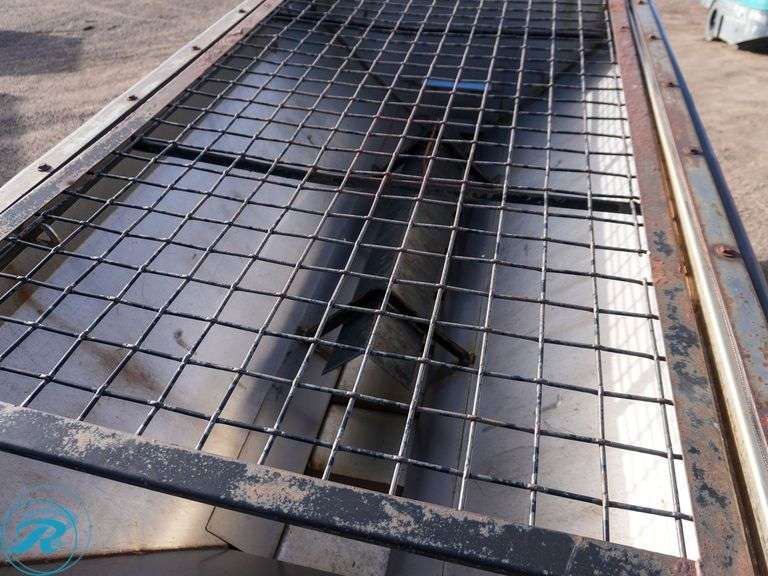 Meyer S1 Pickup Mounted Sander Spreader Box, Fits 8’ Bed, Briggs & Stratton Intek 10.5HP Gas Engine - Roller Auctions