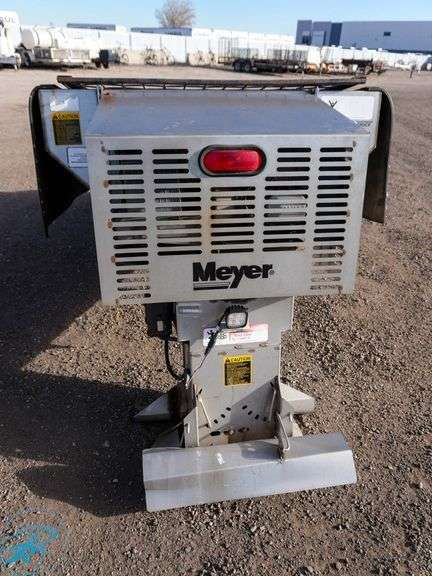 Meyer S1 Pickup Mounted Sander Spreader Box, Fits 8’ Bed, Briggs & Stratton Intek 10.5HP Gas Engine - Roller Auctions
