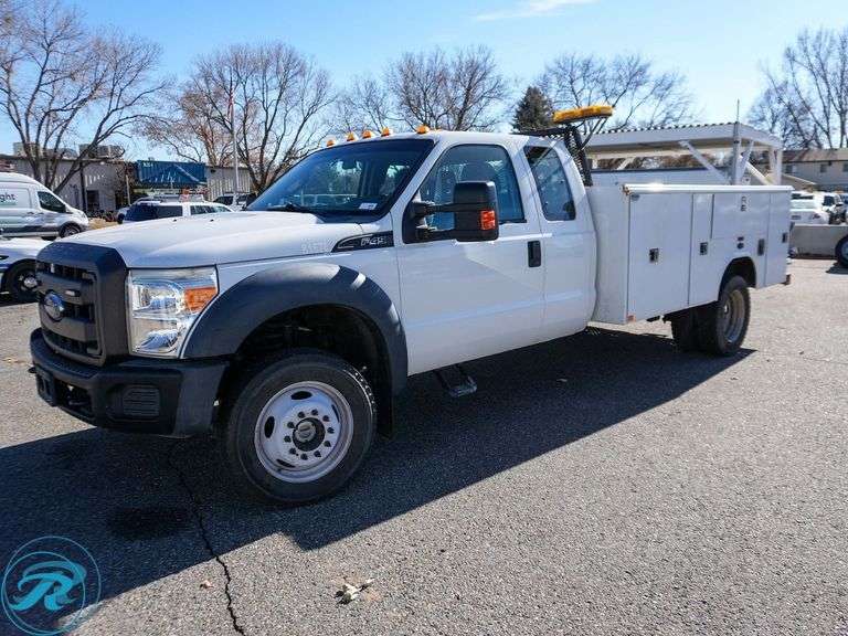 2016  Ford  F-450  XL  4WD  Utility Truck