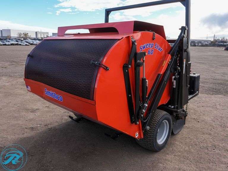2017  Smithco  Sweep Star 60  Ride-On Sweeper - Roller Auctions