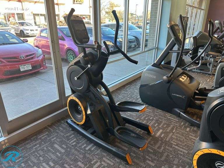 Octane Fitness Max Trainer HIIT Machine - Roller Auctions