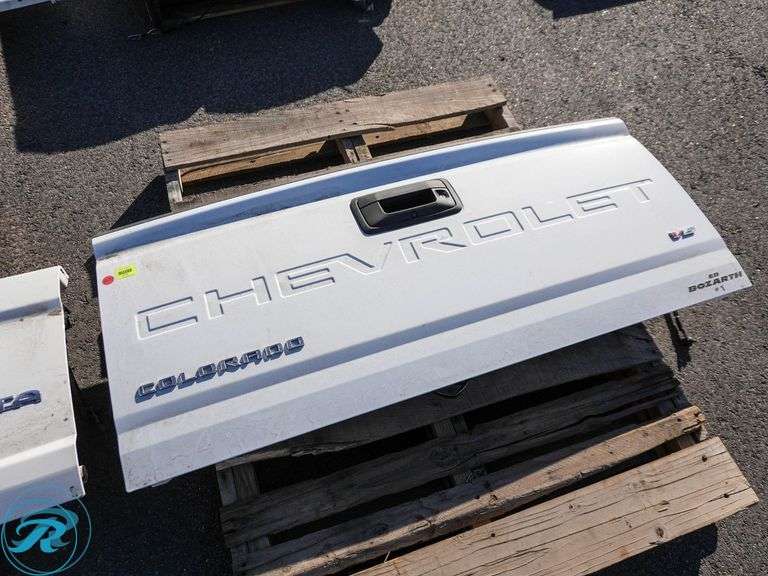 Chevrolet Colorado Tailgate W/Reverse Camera