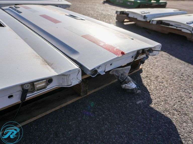 (2) Chevrolet Colorado Tailgates - Roller Auctions