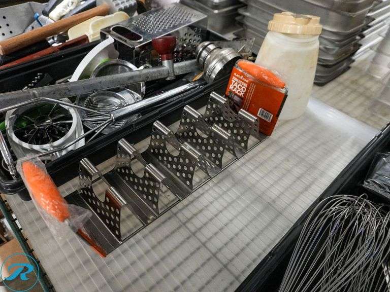 (2) Trays of Kitchen Utensils, Spatulas and Tongs - Roller Auctions