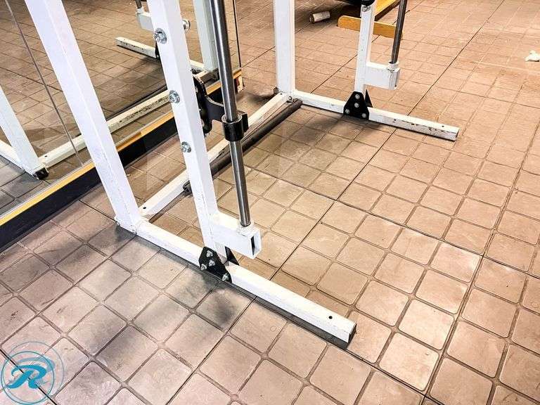 Northern Lights Smith Machine - Roller Auctions