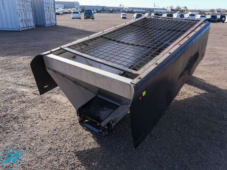 Meyer S1 Pickup Mounted Sander Spreader Box, Fits 8’ Bed, Briggs & Stratton Intek 10.5HP Gas Engine - Roller Auctions