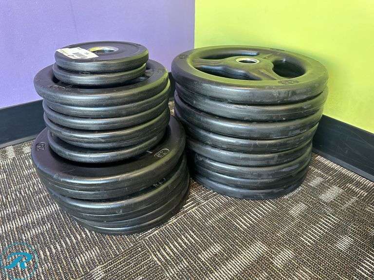 Rubber Weight Plates; (8) 45lb, (6) 25lb, (6) 10lb and (2) 5lb