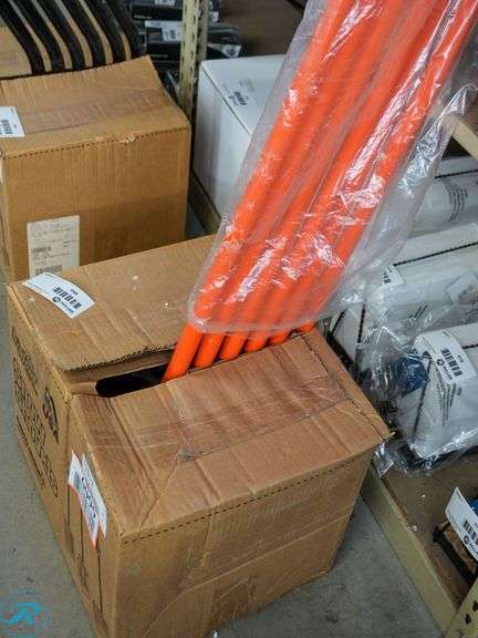 (6) Bigfoot Snow Tools Straight Handle Snow Shovel, Orange Plastic - Roller Auctions