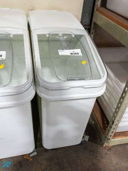 Bakers Mark 176BIN21GL  21-Gallon Rolling Ingredient Bin