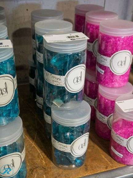 (7) 46oz Bottles of Accent Décor Deco Pebbles