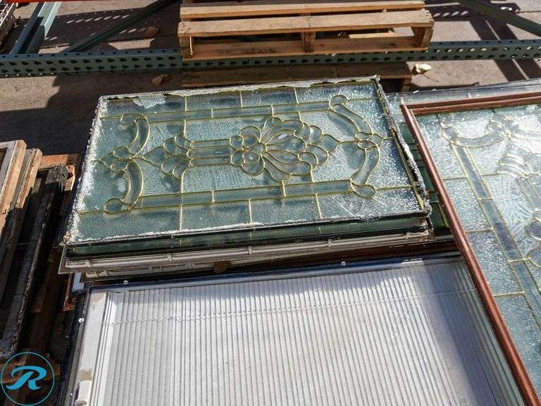 Window Pallet Design (2) Pallets of Windows - Roller Auctions