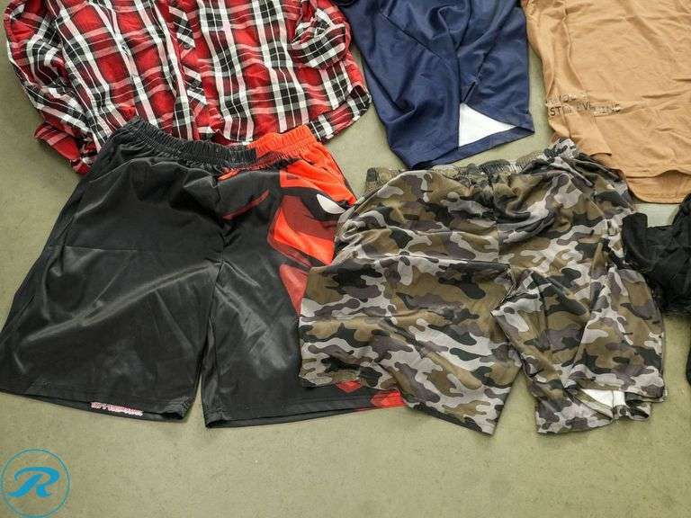 Box of Men's Clothing: L, XL - Roller Auctions