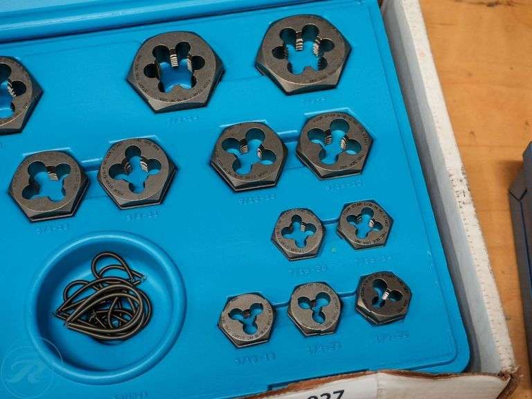 Four Star Thread Four Star Thread Chaser Repair Kit - Roller Auctions