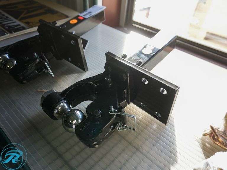 New Combo Pintle Hitch, 8-Ton - Roller Auctions