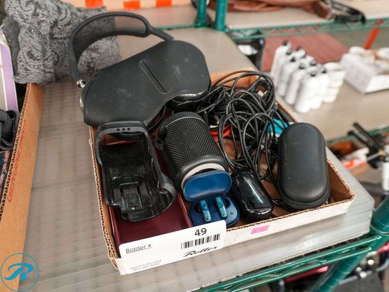 Tray of Speakers, Head Phones and Cords - Roller Auctions