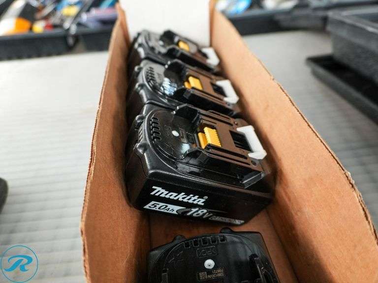 (4) 18V Makita Batteries - Roller Auctions