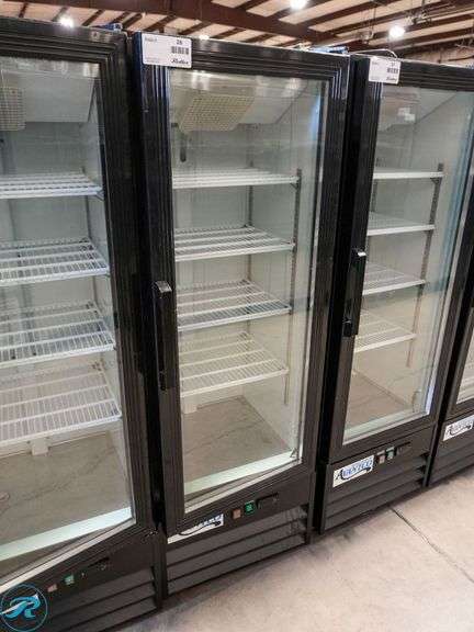 Avantco GDC-10-HCB Single Glass Door Refrigerated Merchandiser