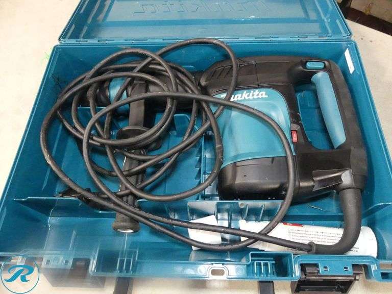 Makita HM0870C Demolition Hammer