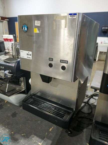 Hoshizaki DCM-270BAH Countertop Air Cooled Ice Maker Dispenser