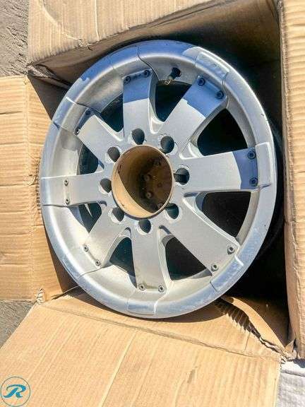 (4) Ultra 243-7882S Wheels, 17