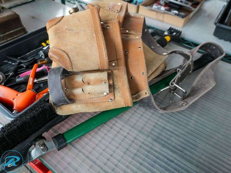 Tray of Hand Tools, Pruner and Tool Belt - Roller Auctions