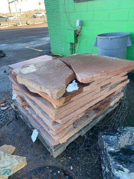 (1) PALLET OF RED FLAGSTONE PATIO