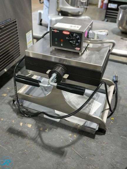 Hatco KWMSL 26G413620 Single Belgian Waffle Maker
