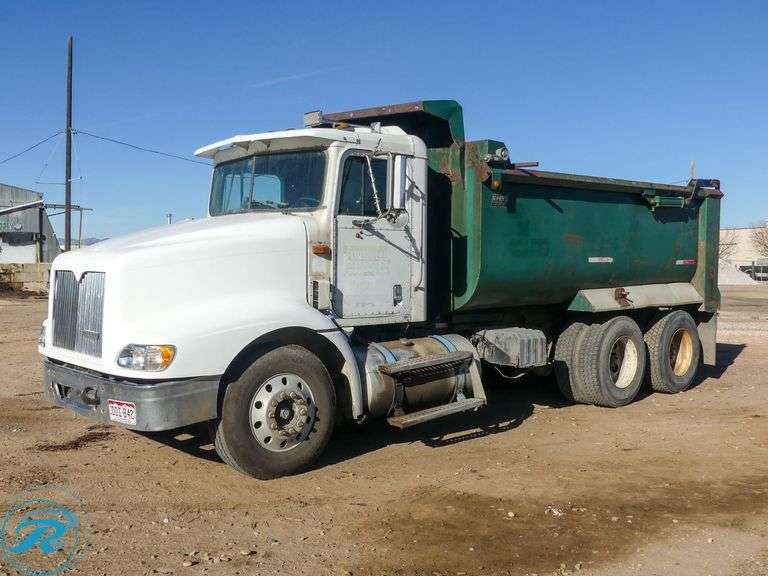 1999  International  9200   T/A  Dump Truck