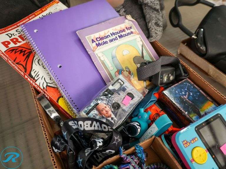 Tray of Books, Toys and Games - Roller Auctions