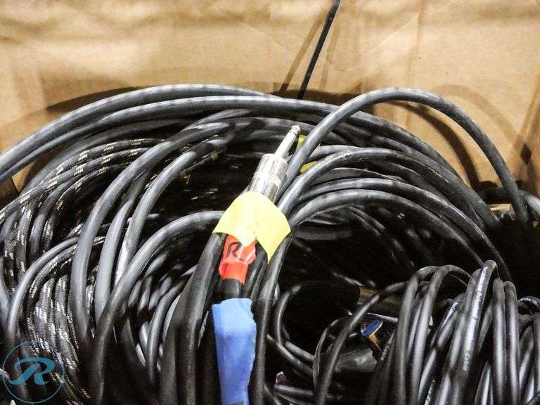 Box of A/V Cables - Roller Auctions