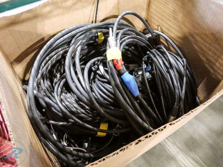 Box of A/V Cables - Roller Auctions