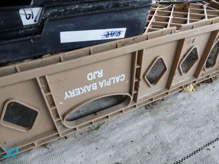 Approximately (650) Brown Trays - Roller Auctions