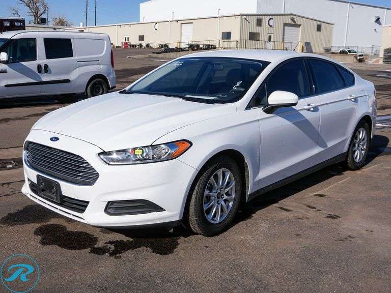 2016  Ford  Fusion   FWD - Roller Auctions