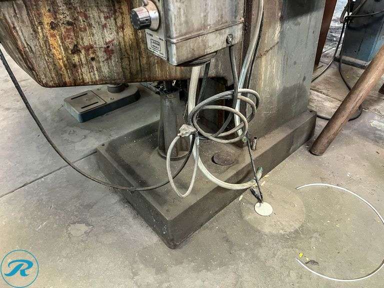 Lagun Republic FTV.1 Vertical Knee Milling Machine, 42" x 9" Table, Auto Table Slide, Kool Mist Coolant System - Roller Auctions