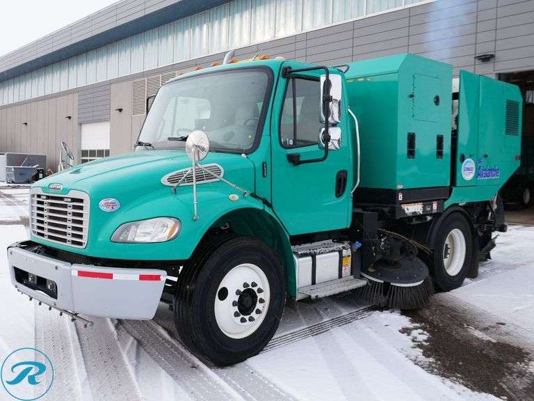 2015  Schwarze  M6 Avalanche  RWD  Street Sweeper