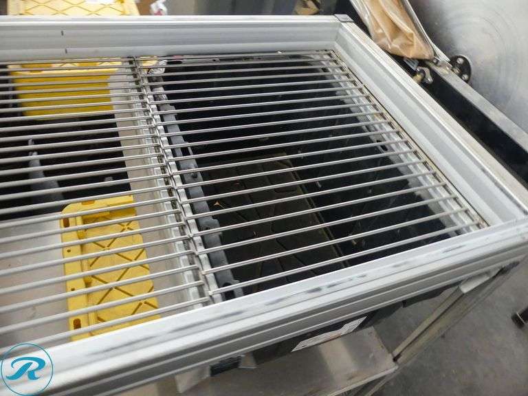 EZ Trim Harvesting Bud Sorter Table on Casters, 1/4" to 1-1/4" Grates, 100" x 28" - Roller Auctions