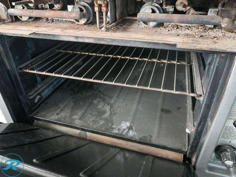 Vulcan 7860A 2-Burner Griddle With Oven, Gas - Roller Auctions