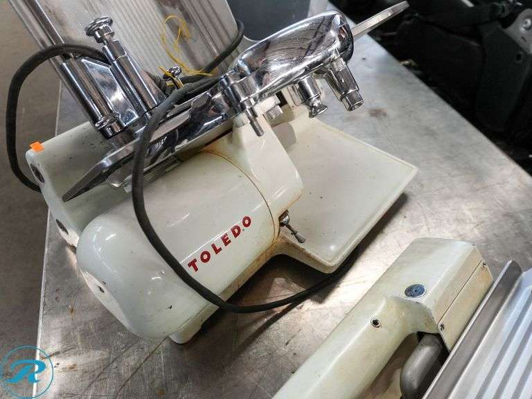 Toledo Precision Built 5401 Deli Slicer - Roller Auctions