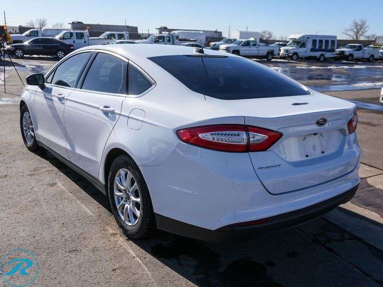 2016  Ford  Fusion   FWD - Roller Auctions