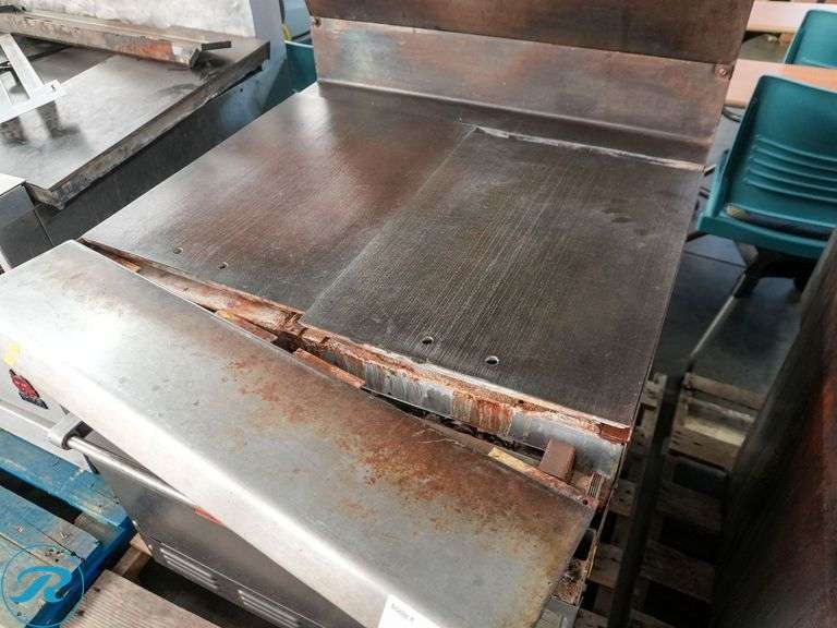 Vulcan 7860A 2-Burner Griddle With Oven, Gas - Roller Auctions
