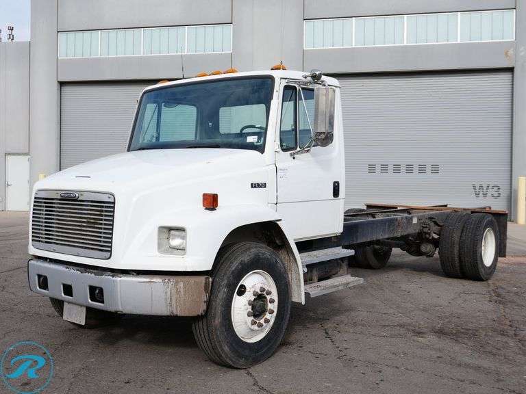 2000  Freightliner  FL70   RWD  Cab and Chassis