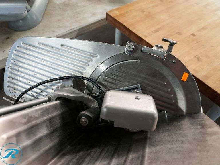 Hobart 1712E Deli Slicer - Roller Auctions