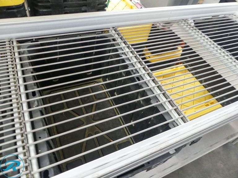 EZ Trim Harvesting Bud Sorter Table on Casters, 1/4" to 1-1/4" Grates, 100" x 28" - Roller Auctions