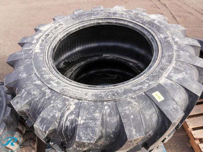 Set Of (2) New Forerunner 17.5-L24 Backhoe Tires - Roller Auctions