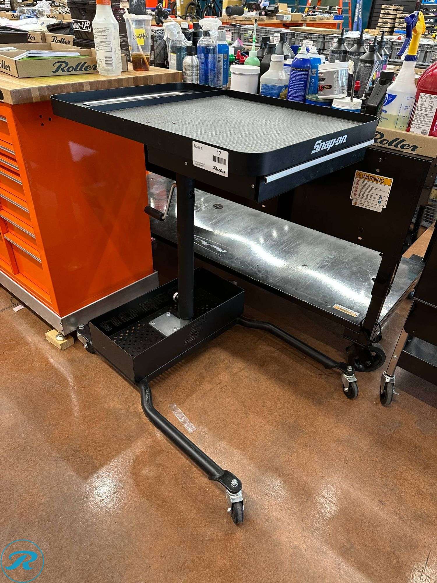 Snap-on SOSTPCA Adjustable Height Service Cart - Roller Auctions