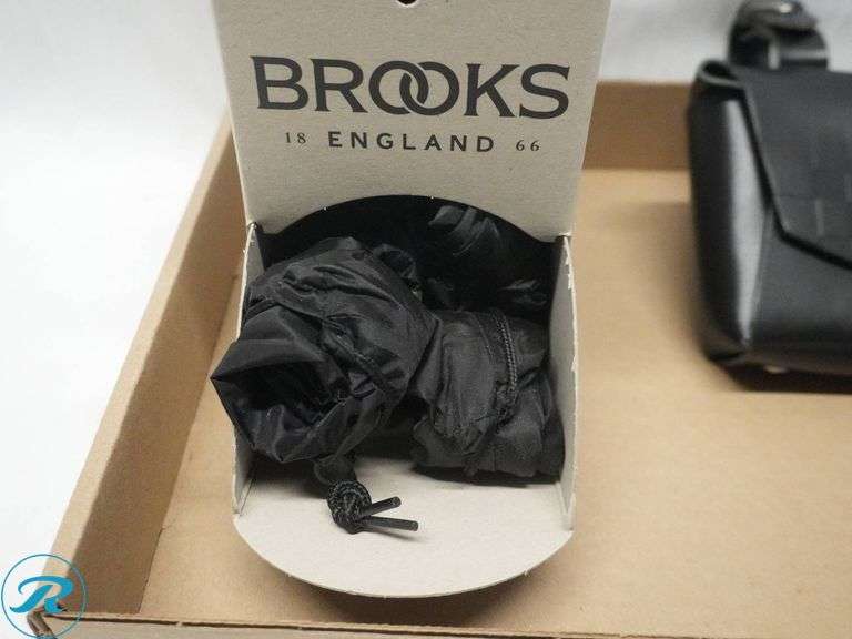 Brooks England Saddle Bag and Waterproof Saddle Cover - Roller Auctions