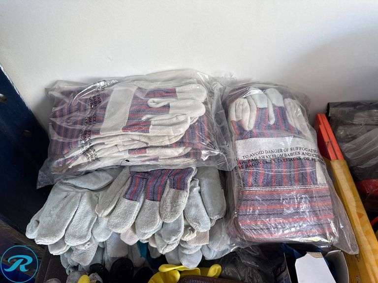 Group of Work Gloves - Roller Auctions