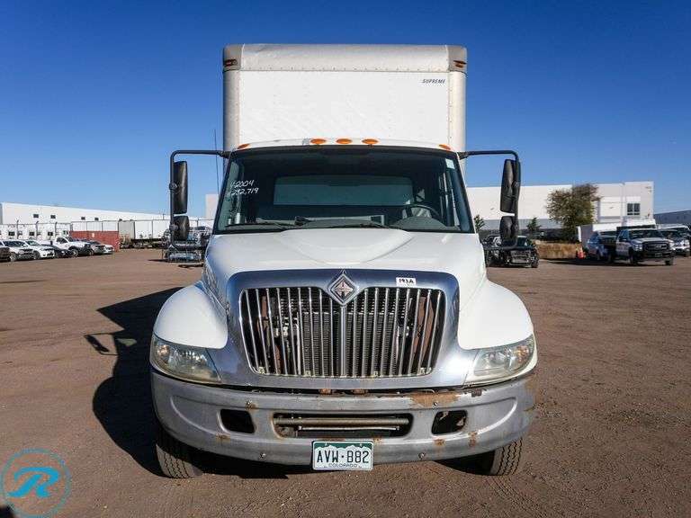 2004  International  4200  RWD  Box Truck - Roller Auctions