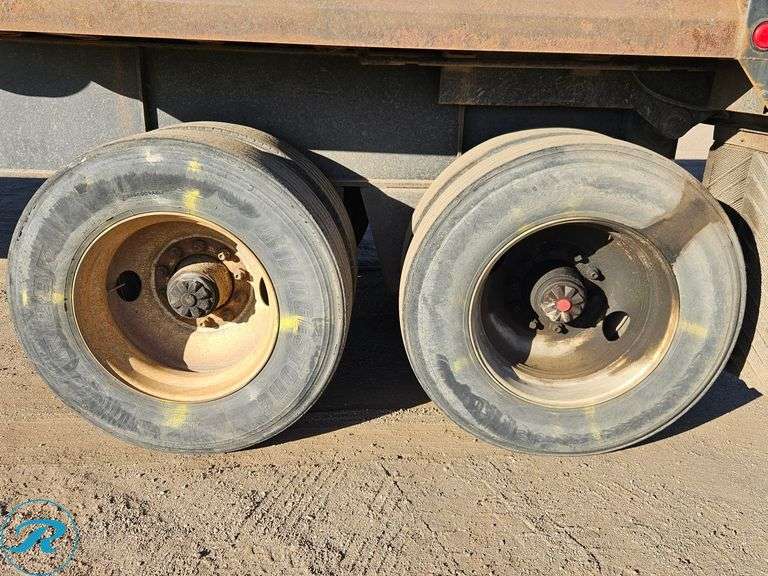 1987  Fruehauf  T/A End Dump Trailer - Roller Auctions