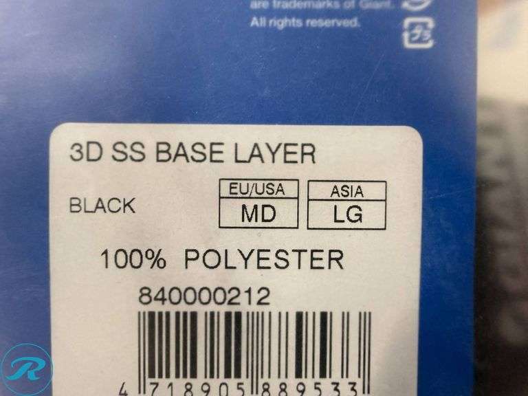 (2) Giant 3D Short Sleeve Men’s Base Layers, Size M - Roller Auctions